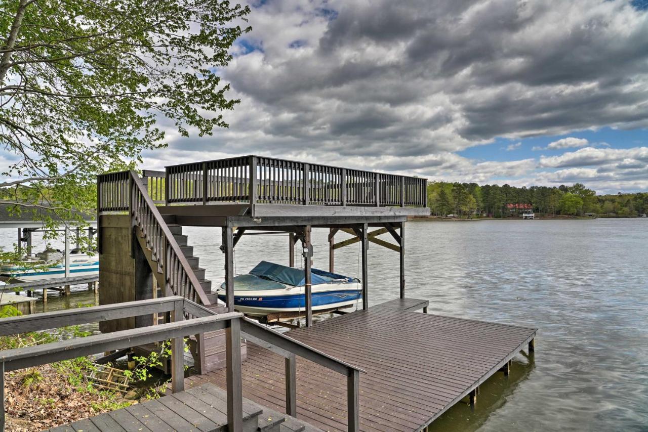 Waterfront Cottage With Boat Dock And 3 Decks! Bracey Luaran gambar